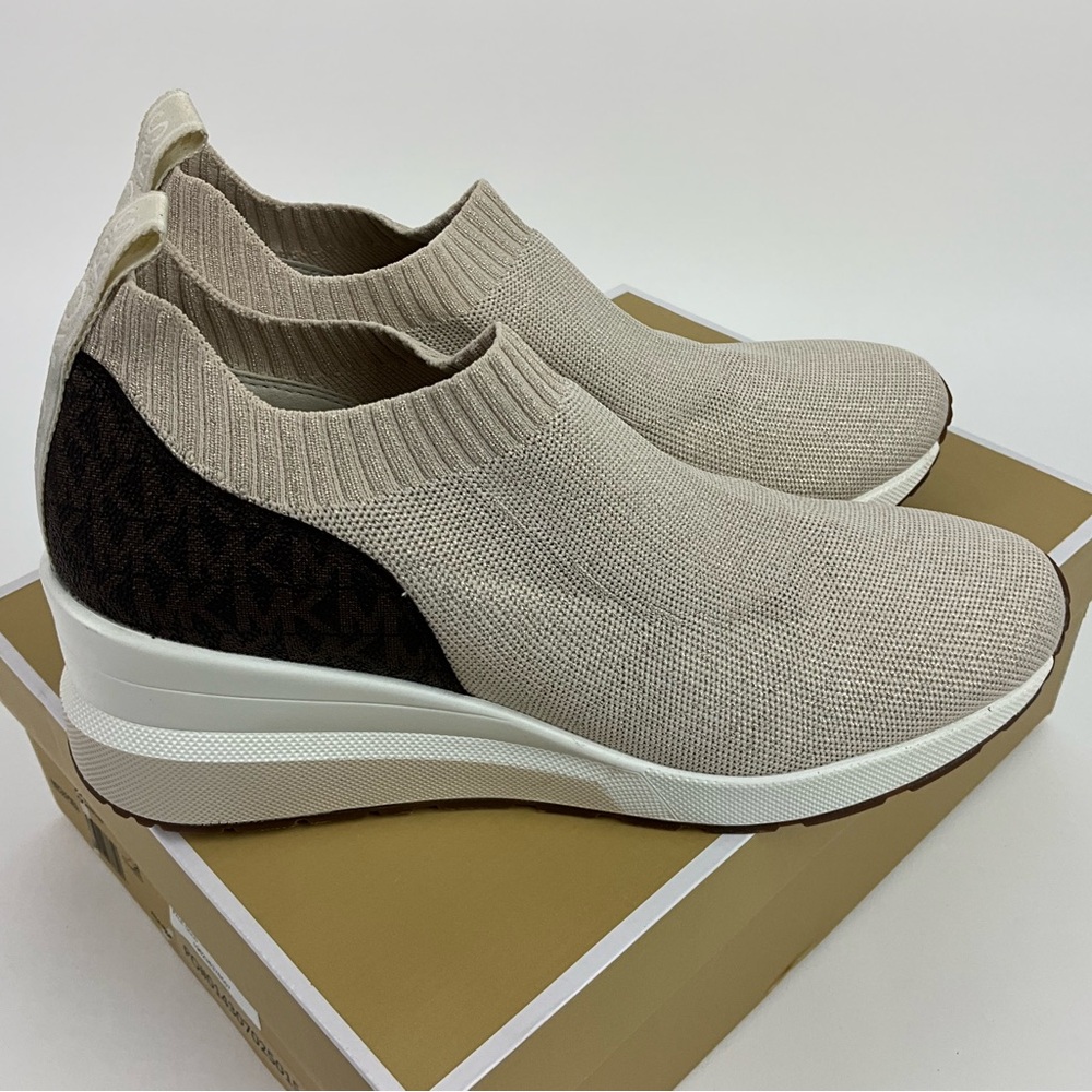 Michael Kors Women’s Mabel Slip On Trainer Pale Gold New in Box - Picture 6 of 10